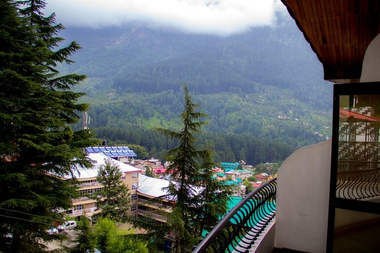 Broadways Inn - Hotel, Resort & Spa