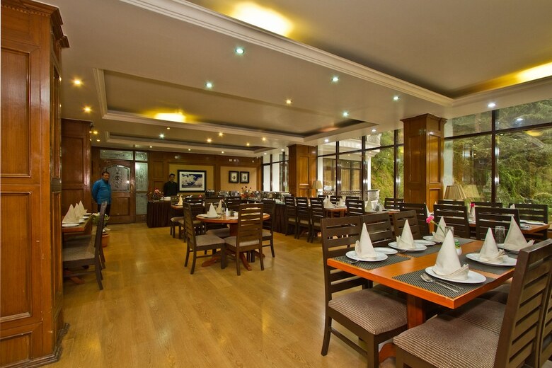 Broadways Inn - Hotel, Resort & Spa