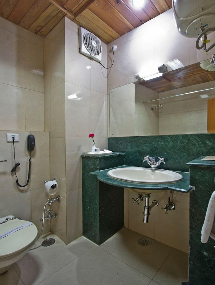 Broadways Inn - Hotel, Resort & Spa