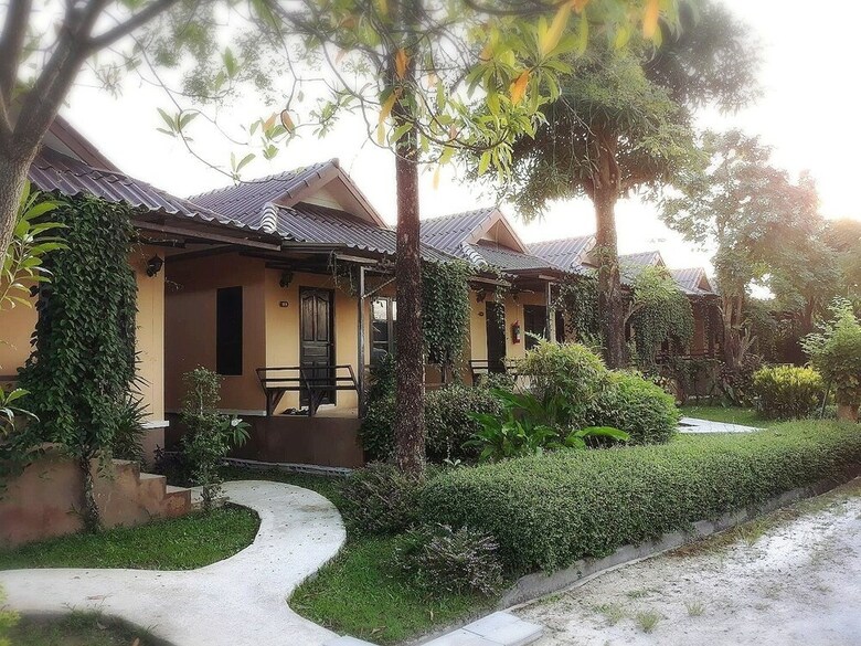 Hotel Suansiri Resort