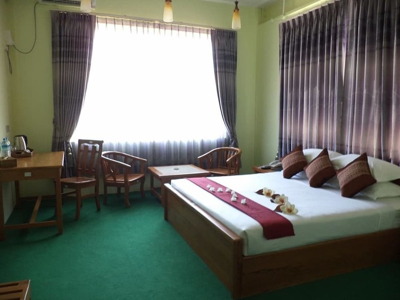 Jade Royal Hotel