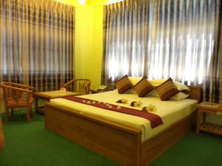 Jade Royal Hotel