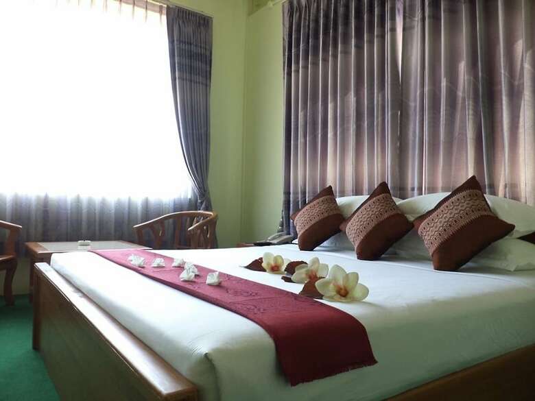 Jade Royal Hotel