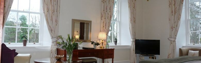 Ellisland Hotel
