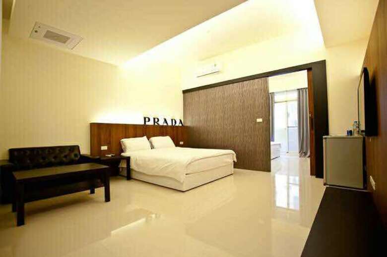 Hotel Paris Apartment II