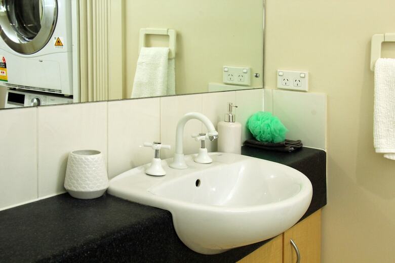 Adelaide City Apartment - 3br, 2bath & Carpark