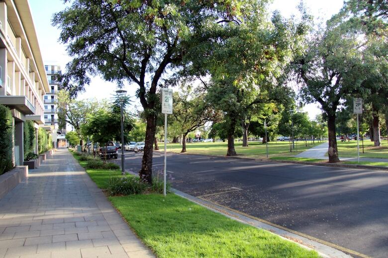 Adelaide City Apartment - 3br, 2bath & Carpark