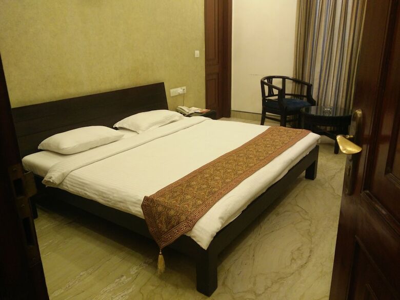 Hotel Enkay Residency Jcm