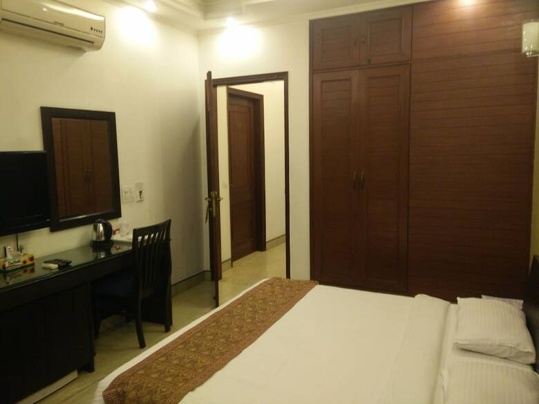 Hotel Enkay Residency Jcm