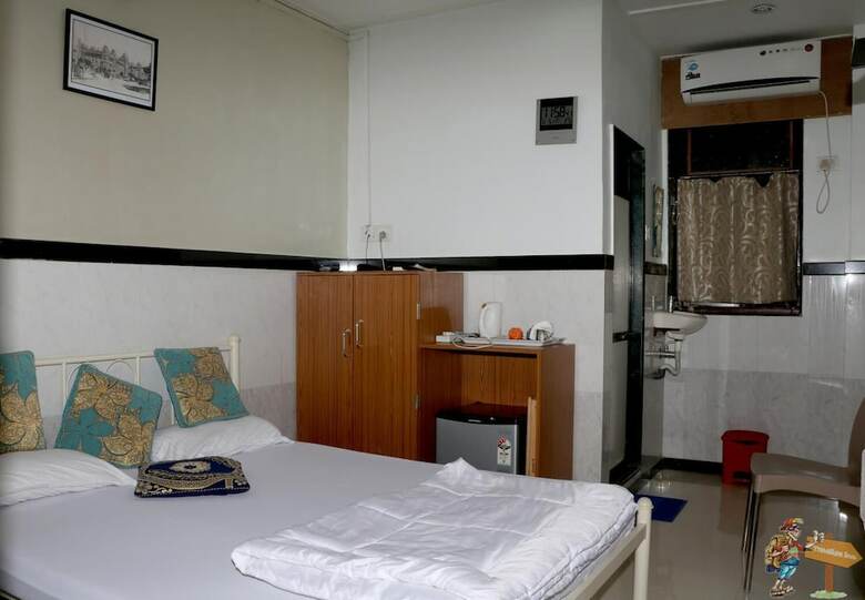 Hotel Travellers Inn Mumbai