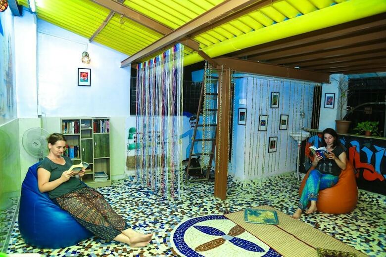 Hotel Travellers Inn Mumbai