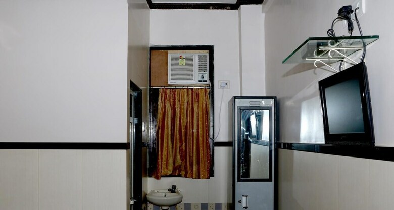 Hotel Travellers Inn Mumbai