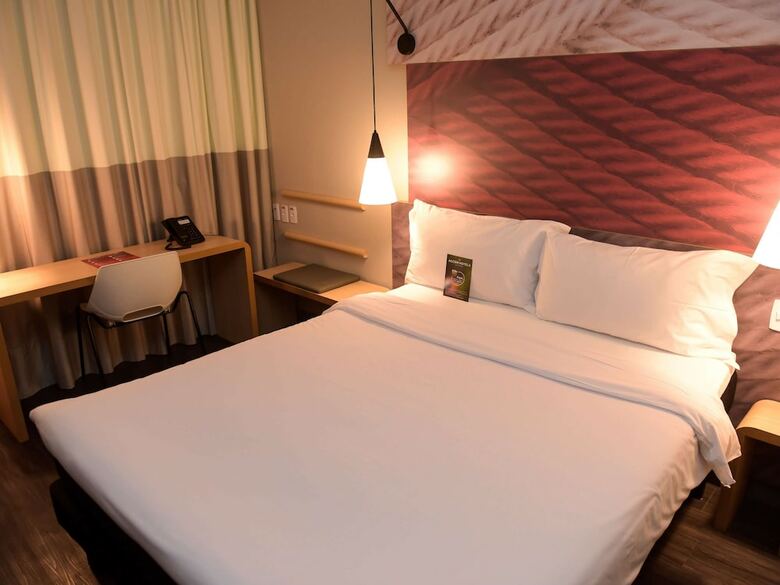 Hotel Ibis Tatu�