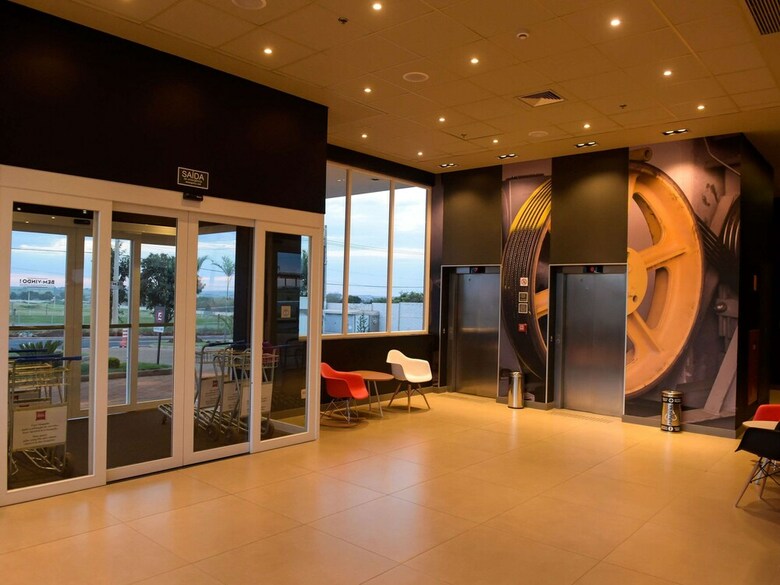 Hotel Ibis Tatu�