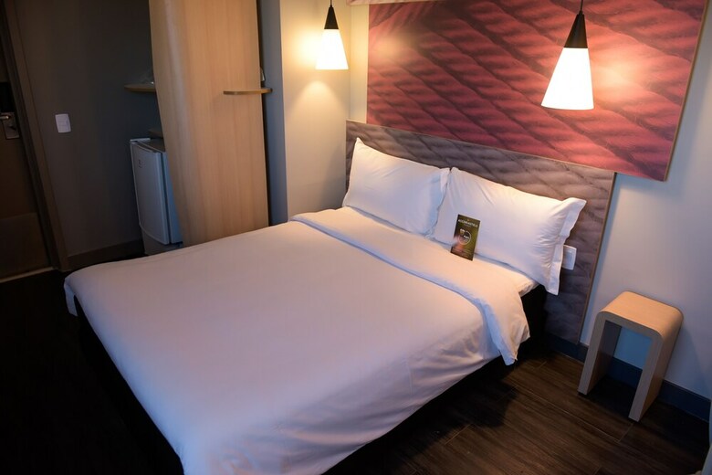 Hotel Ibis Tatu�