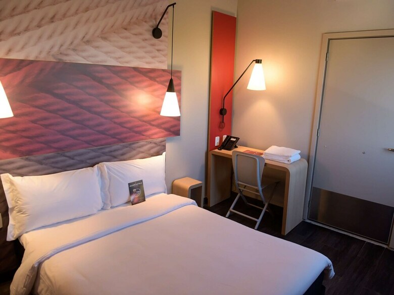 Hotel Ibis Tatu�