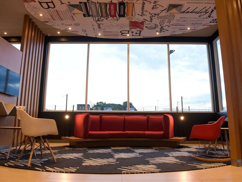 Hotel Ibis Tatu�