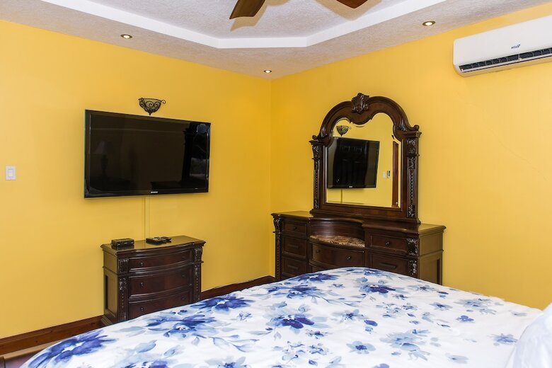 Apartamentos Kingston Luxury Family Retreat