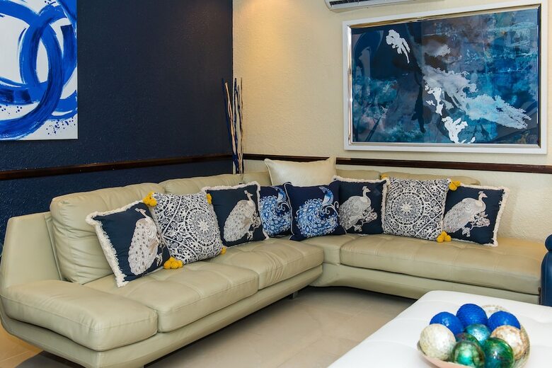 Apartamentos Kingston Luxury Family Retreat