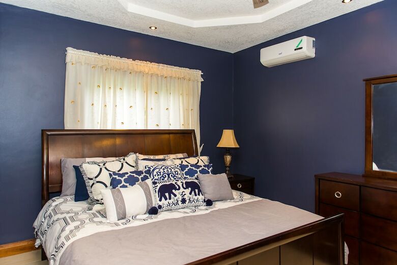 Apartamentos Kingston Luxury Family Retreat