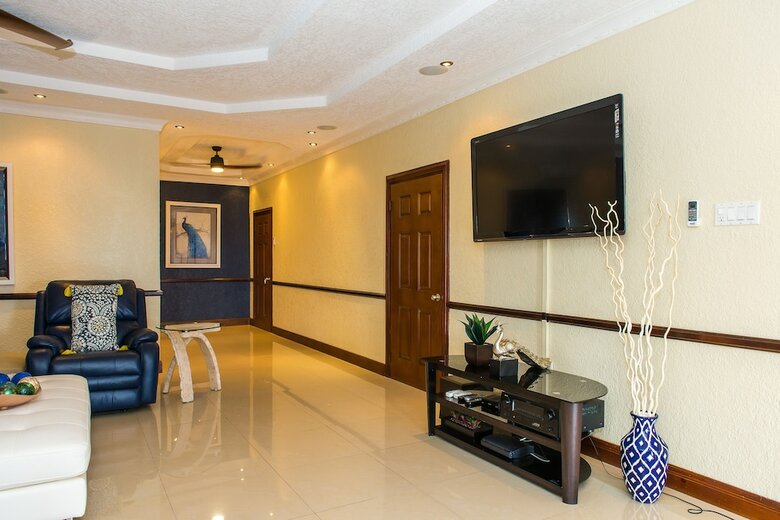 Apartamentos Kingston Luxury Family Retreat