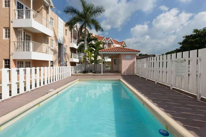 Apartamentos Kgn Most Centrally Located One Bdrm II