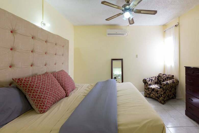 Apartamentos Kgn Most Centrally Located One Bdrm II
