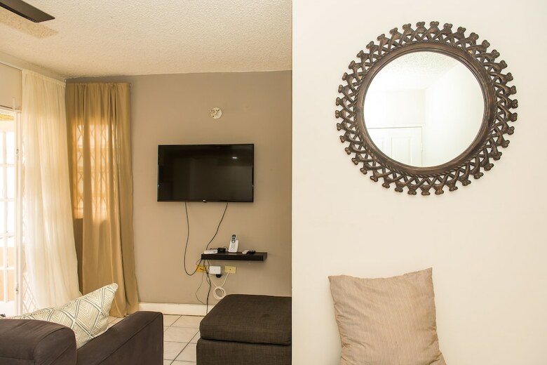 Apartamentos Kingston Most Centrally Located Two Bdrm