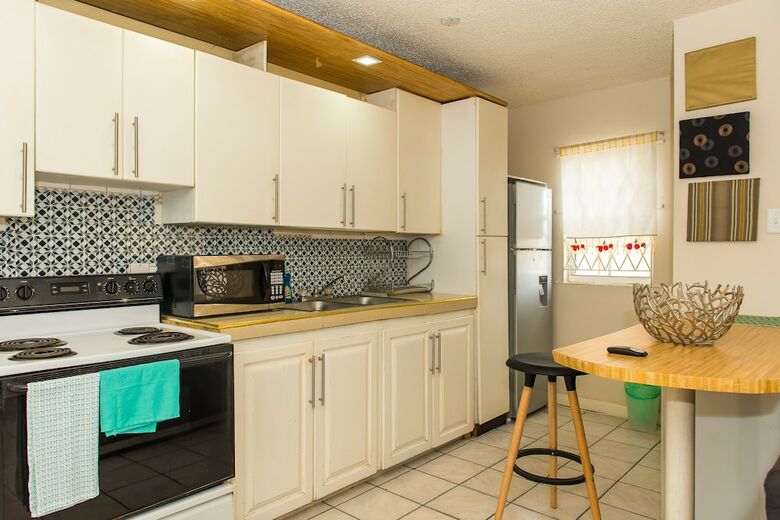 Apartamentos Kingston Most Centrally Located Two Bdrm