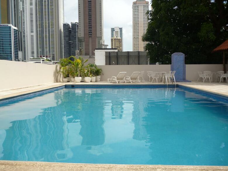 Hotel Tower House Suites