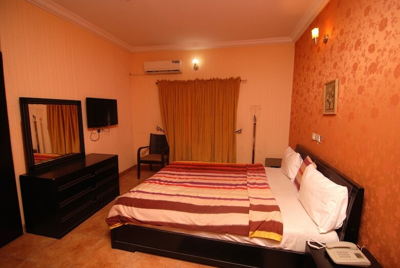Grandville Hotel & Resort