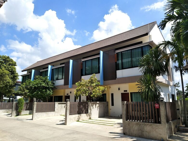 Hotel Baan Issara Korat
