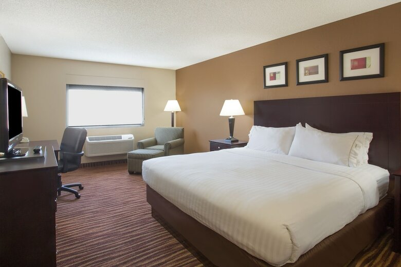 Hotel First Choice Inns At The Swell