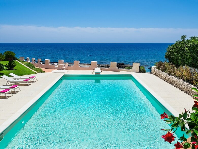 Villa Blue Moon