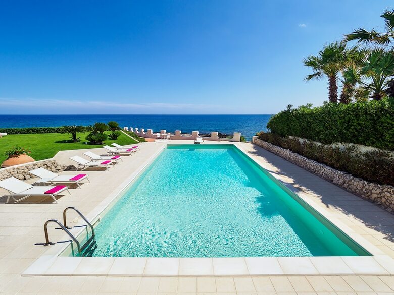 Villa Blue Moon