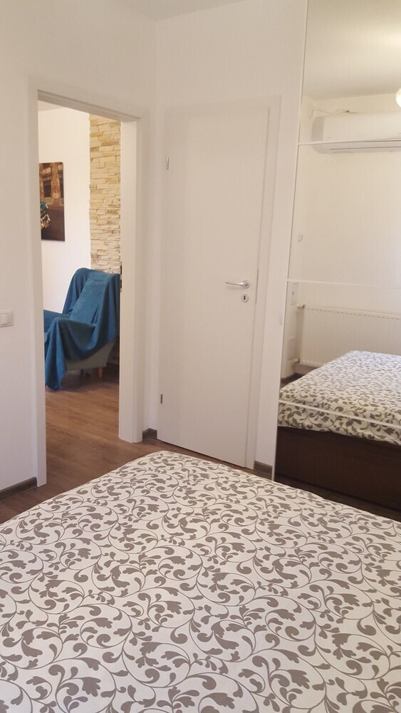 Balcescu Apartment 33