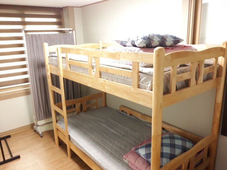 Hostal Work Life Balance Guesthouse Busan Station - Hostel