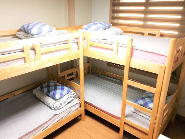 Hostal Work Life Balance Guesthouse Busan Station - Hostel