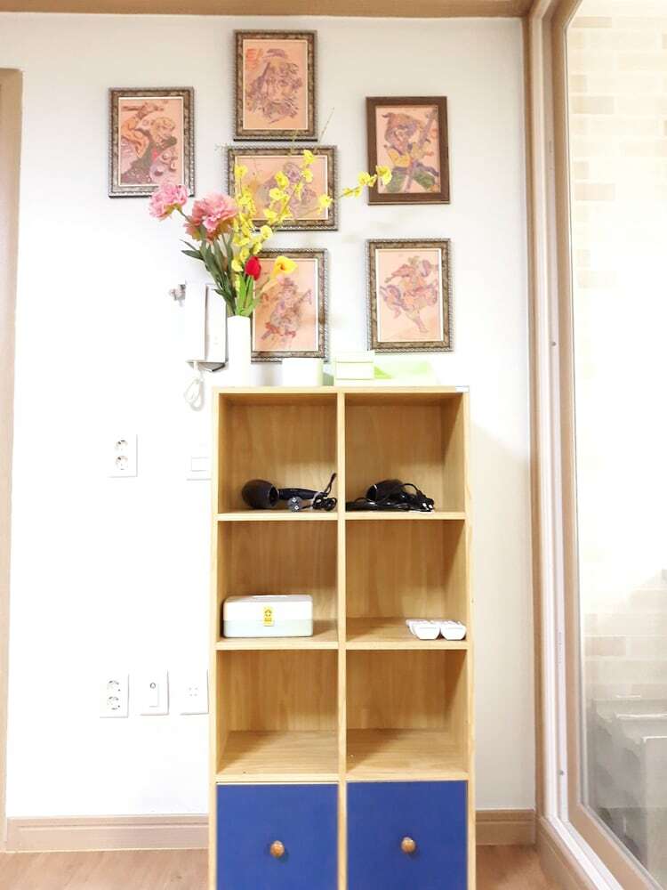 Hostal Work Life Balance Guesthouse Busan Station - Hostel