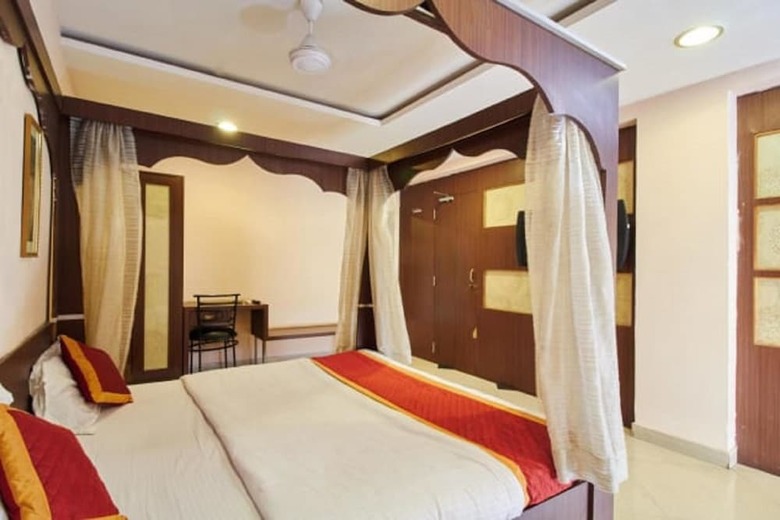 Hotel Savera