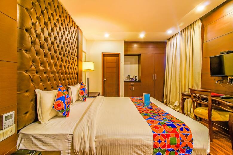 Fabhotel Kian