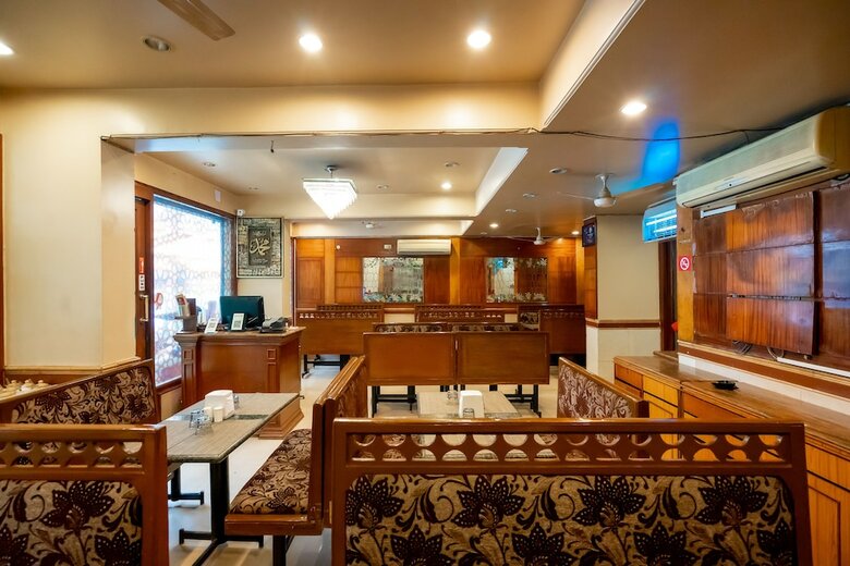 Hotel Mina International