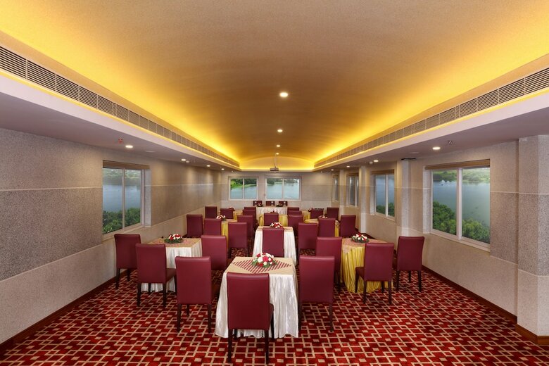Hotel Leisure Inn Vkl