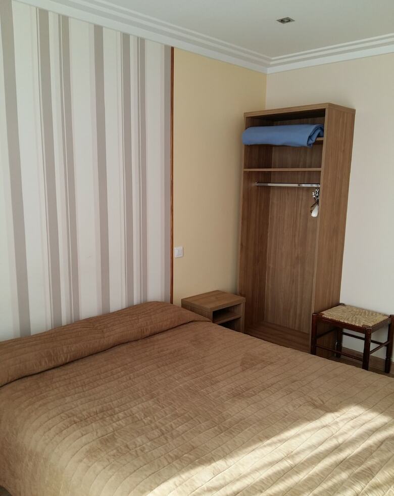 Hotel H�tel Du Roi Ren�