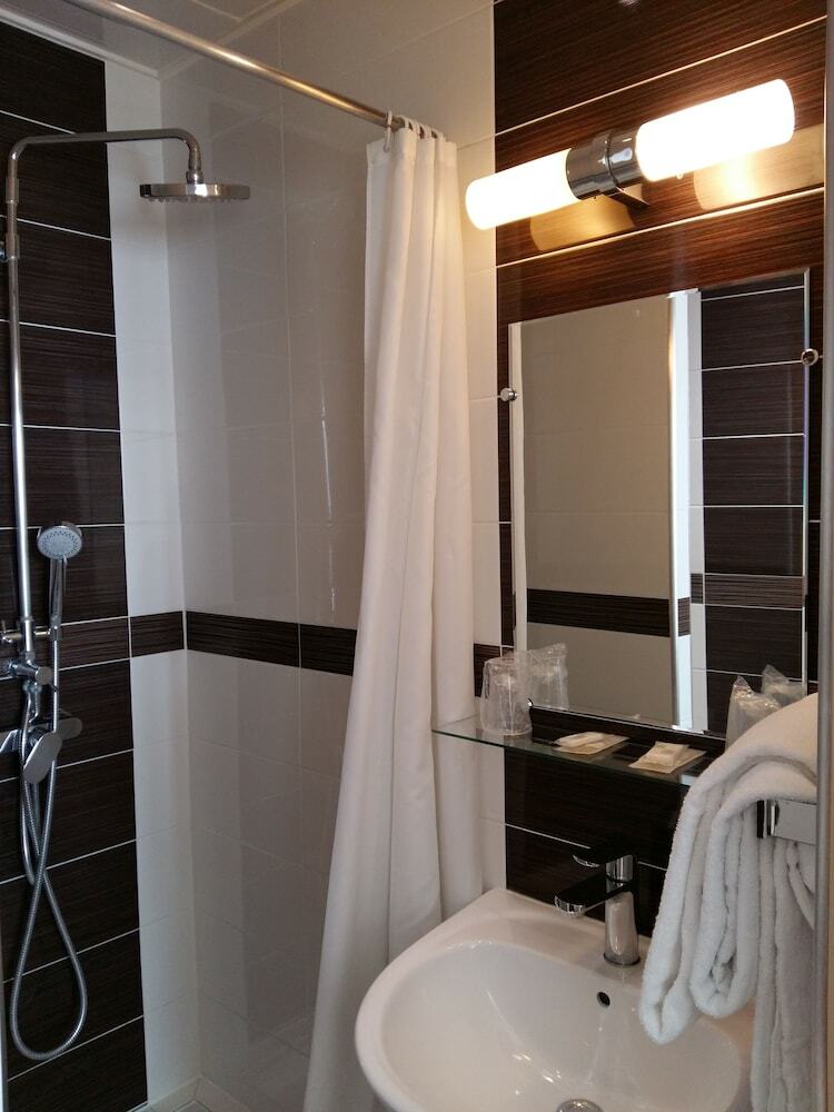 Hotel H�tel Du Roi Ren�