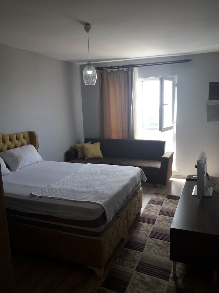 Hotel Rental Suit