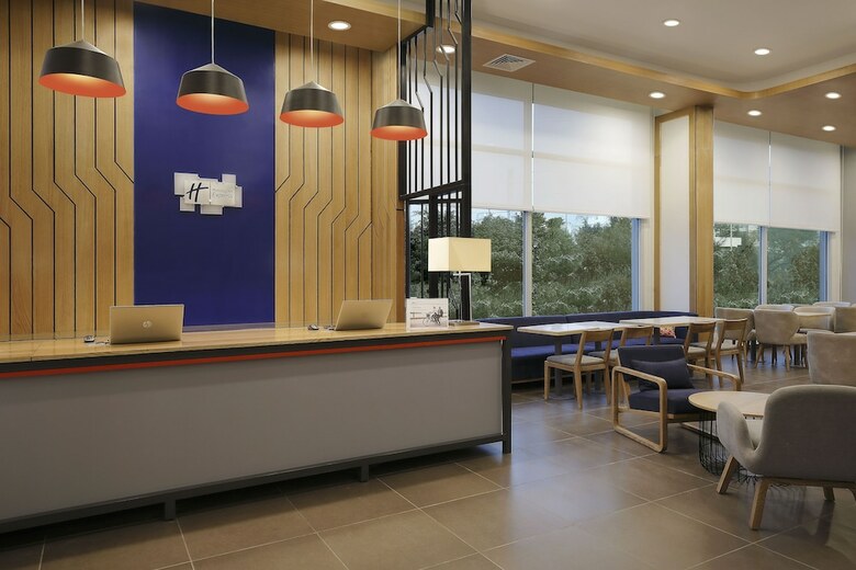 Hotel Holiday Inn Express Pune Hinjewadi