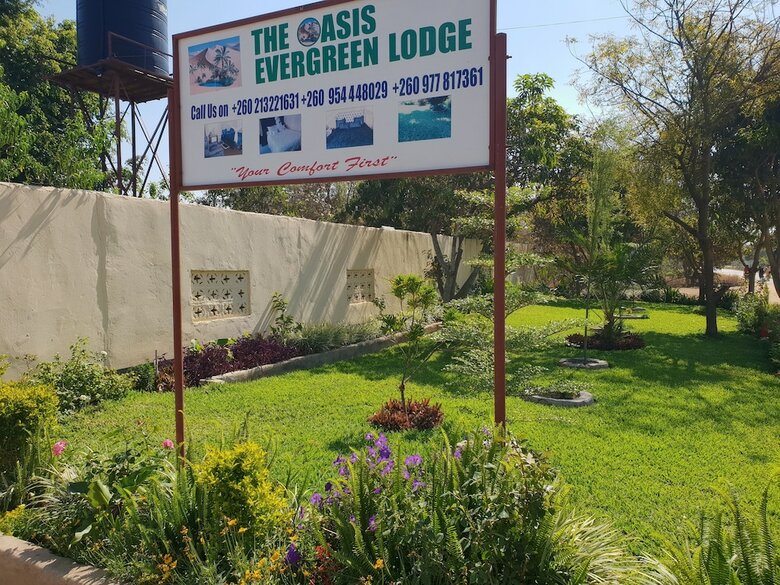 Hotel The Oasis Evergreen Lodge
