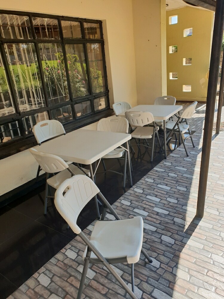Hotel The Oasis Evergreen Lodge