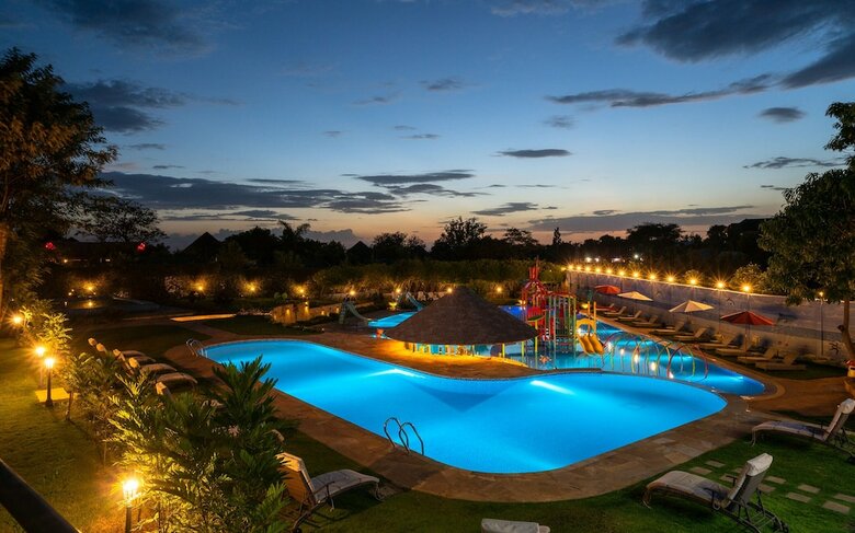 Hotel Fun Retreat Resort